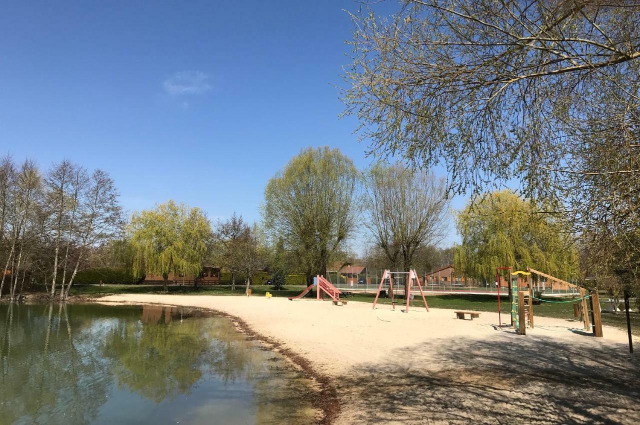 Le Chalet Du Lac - Domaine De La Goujonne Saint-Sauveur-lès-Bray 외부 사진